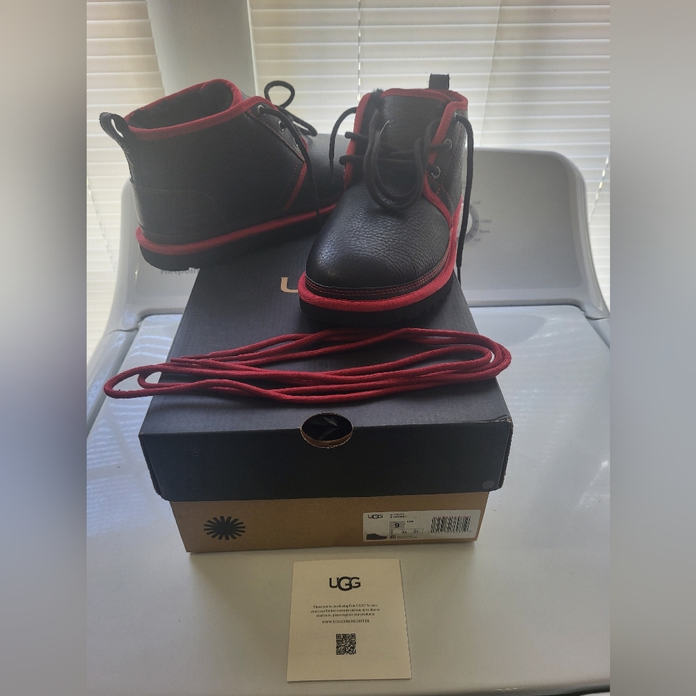 UGG Neumel boots
